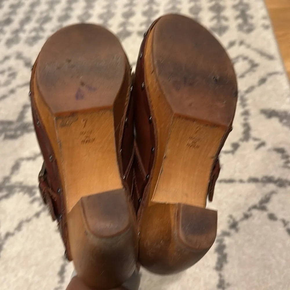 Madewell Brown Leather Clogs with Wooden Heel - Picture 6 of 7